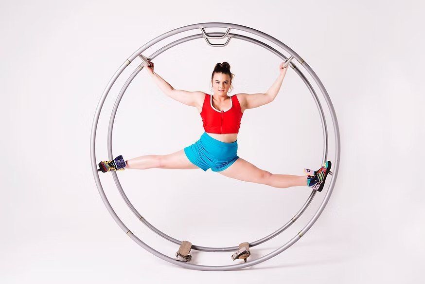 Big Wheel Show — Big Circus stunts - Wheelie style!
