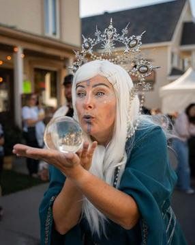 Luna — Living Statue act (placeholder photo)